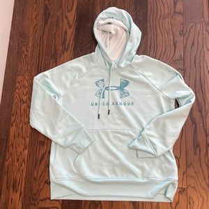 UNDER ARMOUR women’s medium hoodie light way, is a little darker than pic